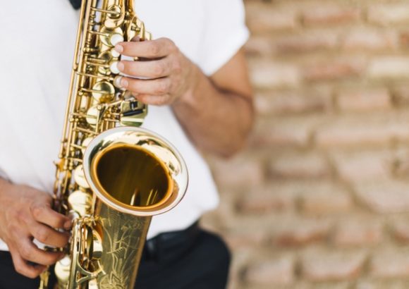 ¿Por qué el saxofón es un instrumento de viento madera?